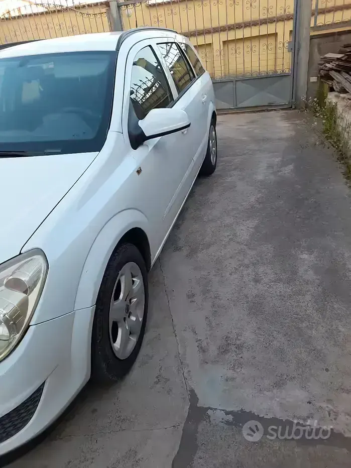Usata Opel Astra S 101 CV (74 kW) 2008 Bianco Station wagon
