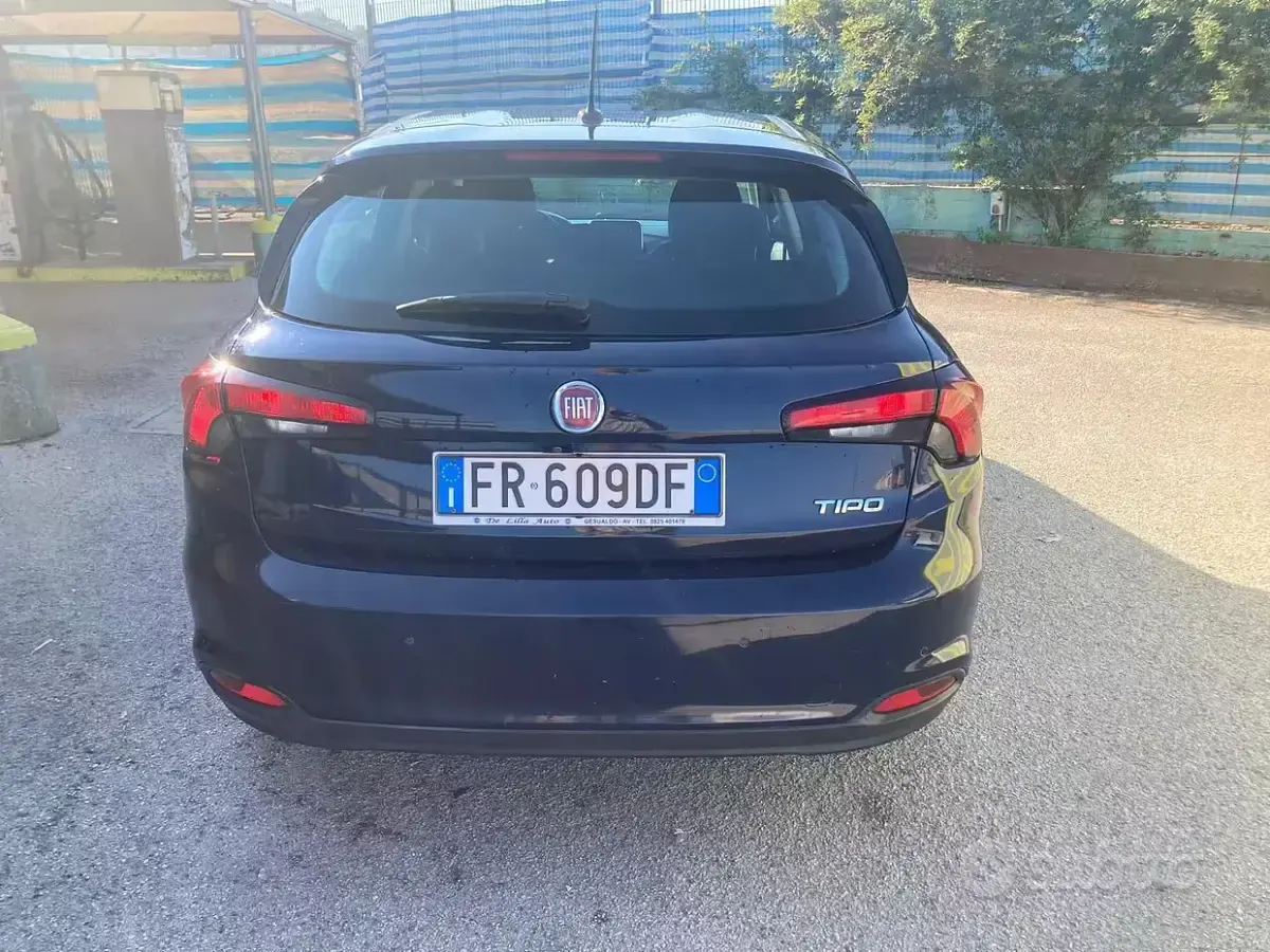 Usata Fiat Tipo 120 CV (88 kW) 2018 Bluazzurro Berlina