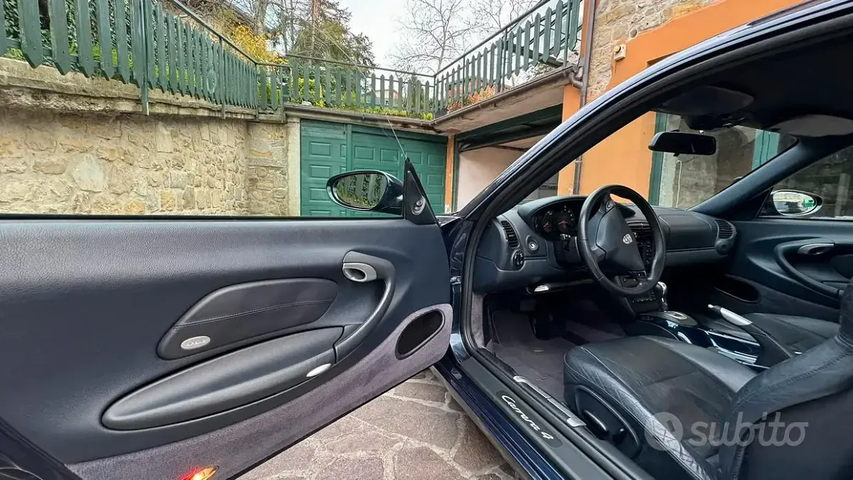 Usata Porsche 911 Carrera 4 300 CV (220 kW) 2000 Bluazzurro Coupé