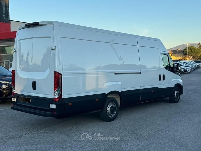 Usata Iveco Daily 155 CV (114 kW) 2020 Bianco Berlina