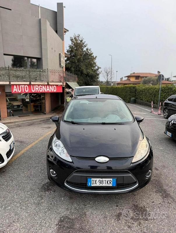 Usata Ford Fiesta 68 CV (50 kW) 2008 Nero Utilitaria