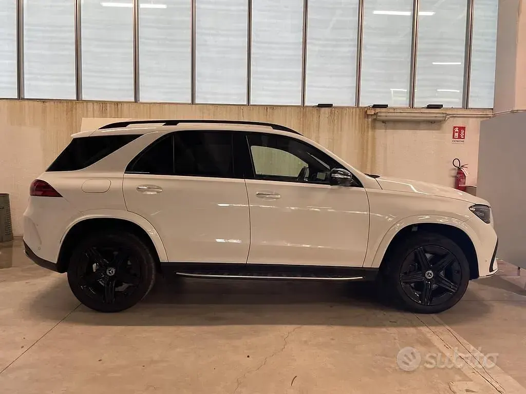 Usata Mercedes GLE300 AMG Line Premium 269 CV (197 kW) 2023 Bianco SUV