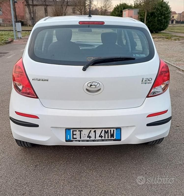 Usata Hyundai i20 Edition 85 CV (62 kW) 2013 Bianco Berlina