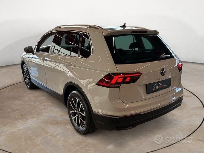 Usata VW Tiguan Life 150 CV (110 kW) 2023 Bianco SUV