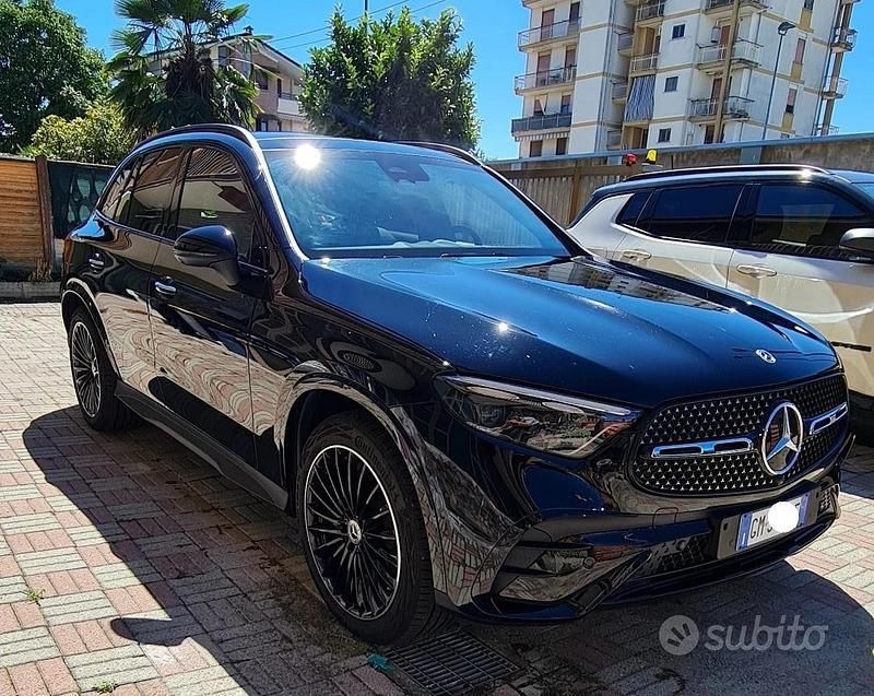 Nero Usata 2023 Mercedes GLC300 SUV | 58.500 € (Ottimo prezzo) - Immagine 1/4