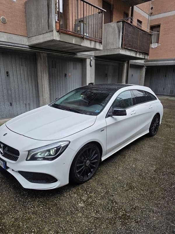 Usata Mercedes CLA200 Shooting Brake AMG line 136 CV (100 kW) 2018 Station wagon