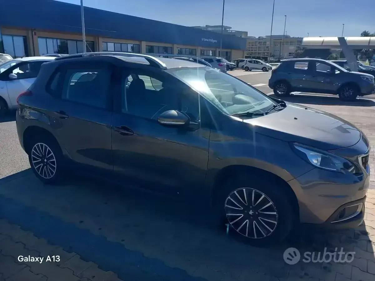 Usata Peugeot 2008 99 CV (72 kW) 2019 Grigio SUV