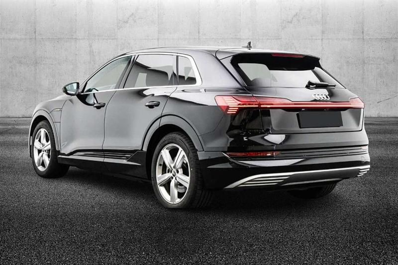 Usata Audi e-tron Business 158 kW (215 CV) 2021 Nero SUV