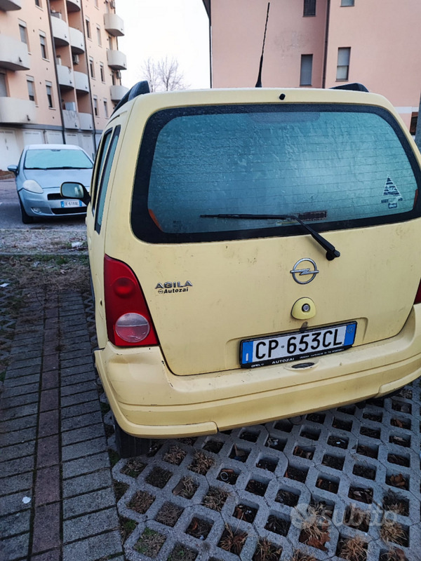 Usato 2003 Opel Agila Benzin (2.300 €)