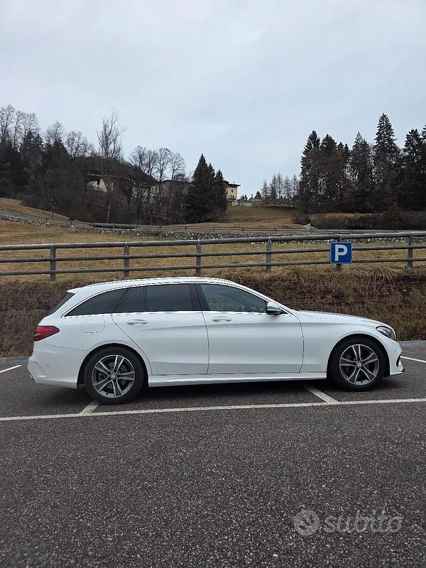 Usata Mercedes C220 AMG line 170 CV (125 kW) 2017 Bianco Station wagon