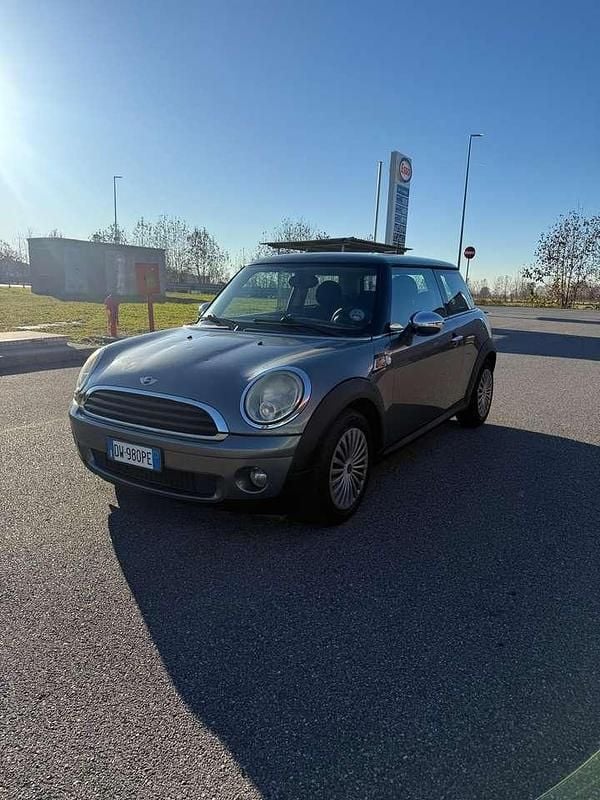 Grigio Usata 2009 Mini Cooper Due volumi | 3599 € (Ottimo prezzo) - Immagine 1/4