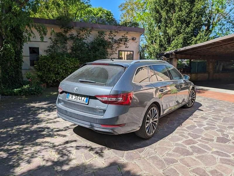 Usata Skoda Superb LAURIN & KLEMENT 190 CV (139 kW) 2018 Station wagon