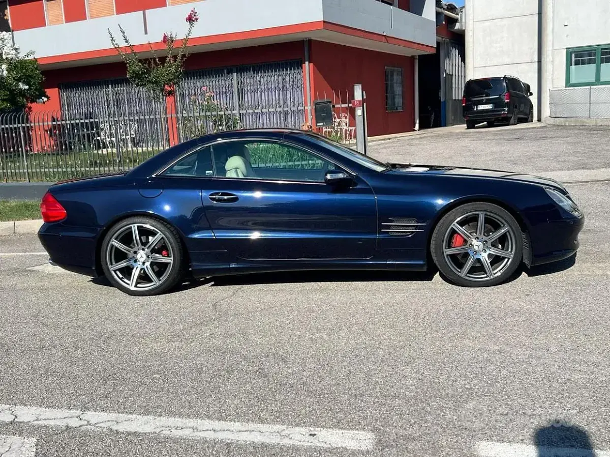 Usata Mercedes SL500 306 CV (225 kW) 2004 Bluazzurro Cabrio