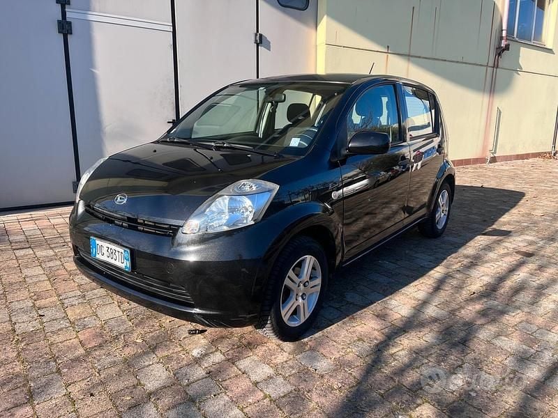 Usata Daihatsu Sirion 69 CV (50 kW) 2007 Nero Utilitaria