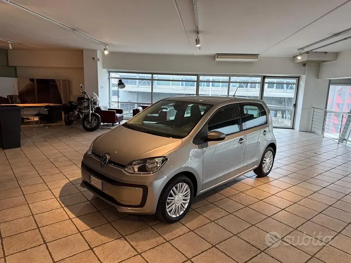 Usata VW up! 65 CV (47 kW) 2022 Beige Utilitaria