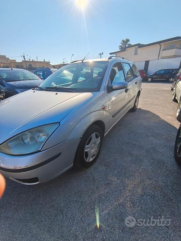 Begagnad Ford Focus 100 HK (73 kW) 2003 Sedan