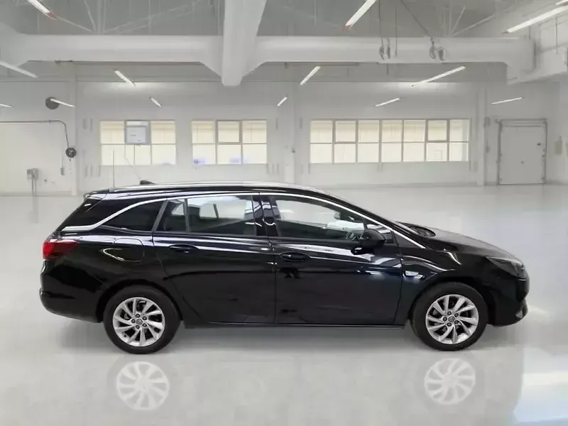 Usata Opel Astra Business Elegance 122 CV (89 kW) 2022 Utilitaria