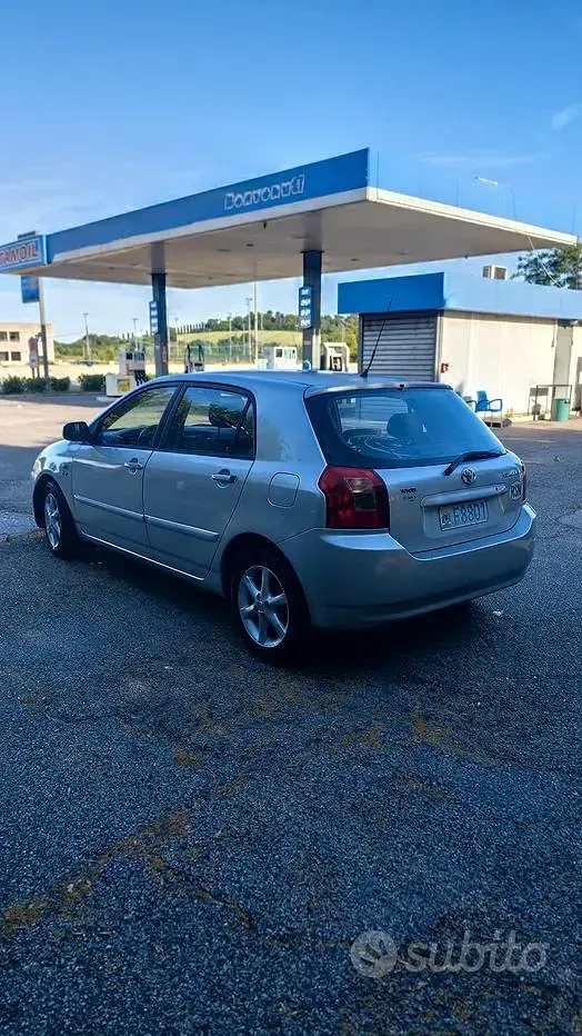 Usata Toyota Corolla 116 CV (85 kW) 2003 Grigio Utilitaria
