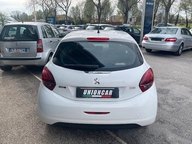 Usata Peugeot 208 Active 102 CV (75 kW) 2020 Bianco Utilitaria