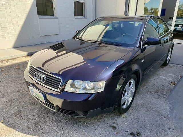 Nero(met.) Usata 2001 Audi A4 Tre volumi | 3500 € (Buon prezzo) - Immagine 1/4