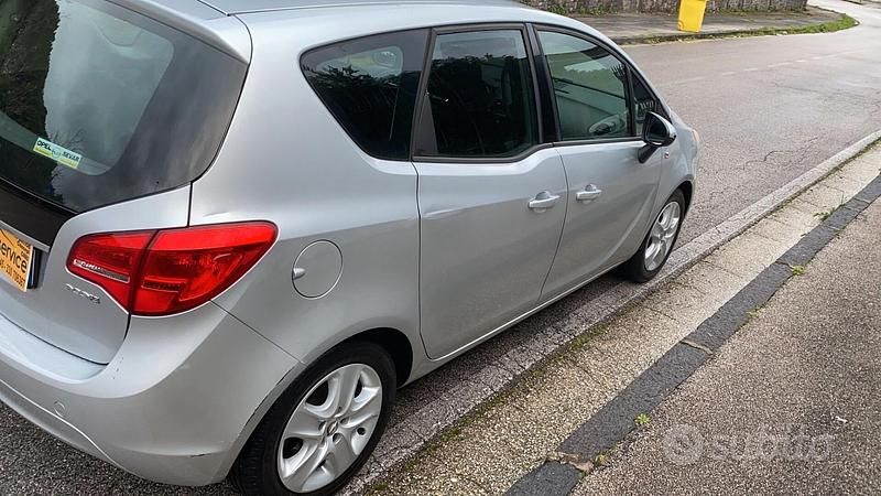 Usata Opel Meriva Innovation 120 CV (88 kW) 2017 Grigio Monovolume