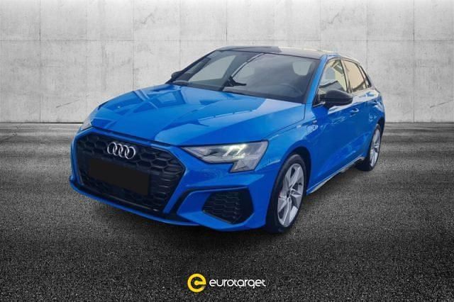 Usata Audi A3 e-tron S-Line 245 CV (180 kW) 2022 Blu pastello Utilitaria