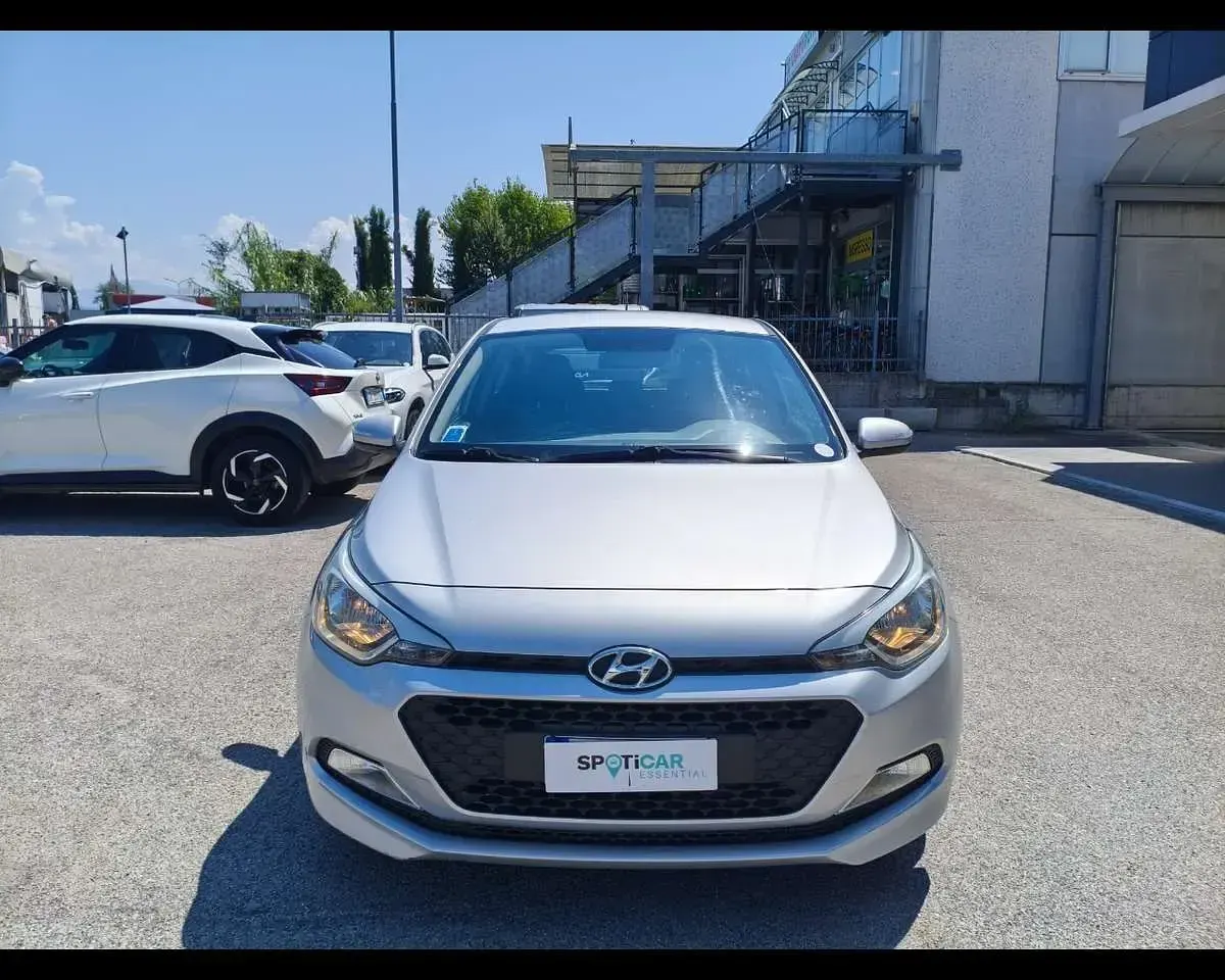Usata Hyundai i20 Classic 75 CV (55 kW) 2018 Argento Berlina