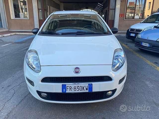 Usata Fiat Punto Street 78 CV (57 kW) 2018 Bianco Utilitaria