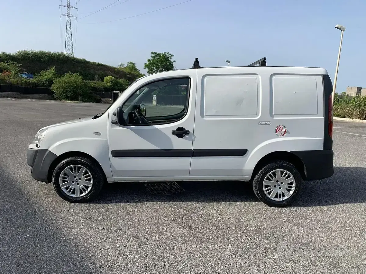 Usata Fiat Doblò 105 CV (77 kW) 2006 Bianco Monovolume