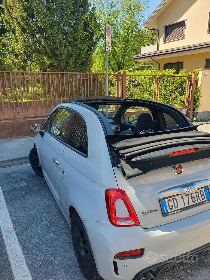 Usata Abarth 595 Pista 165 CV (121 kW) 2020 Grigio Cabrio