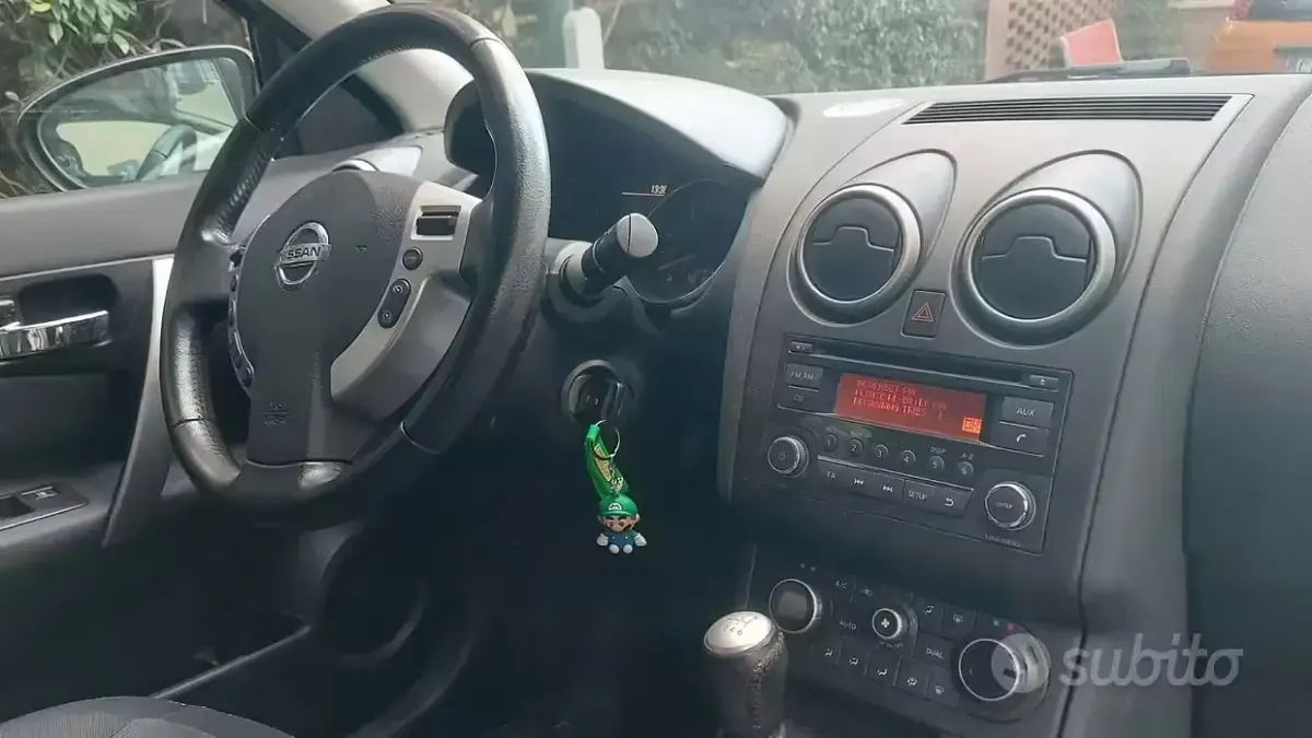 Usata Nissan Qashqai Acenta 131 CV (96 kW) 2011 Grigio SUV