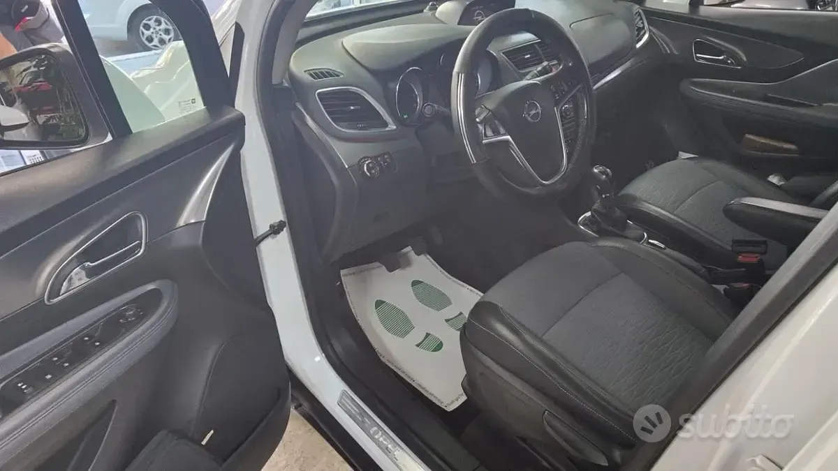 Usata Opel Mokka Cosmo 131 CV (96 kW) 2014 Bianco SUV