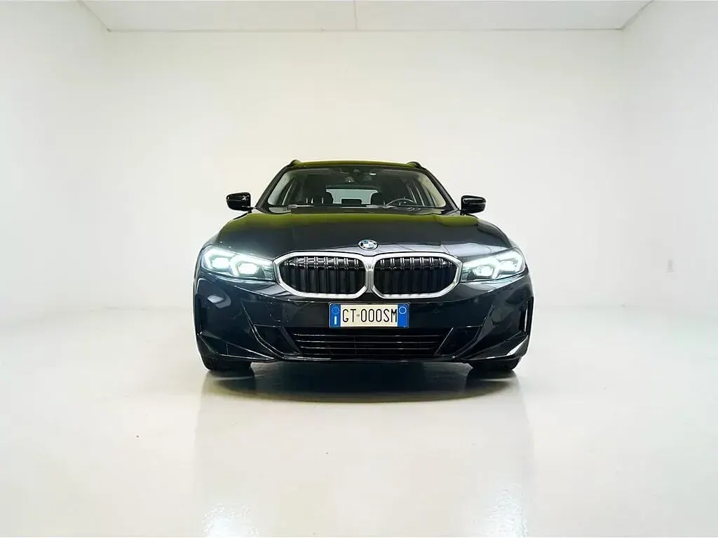 Usata BMW 320e 190 CV (139 kW) 2024 Nero Station wagon