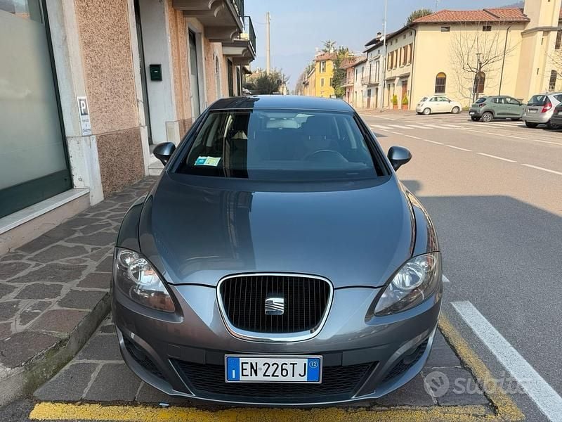Usata Seat Leon 2012 Grigio Berlina