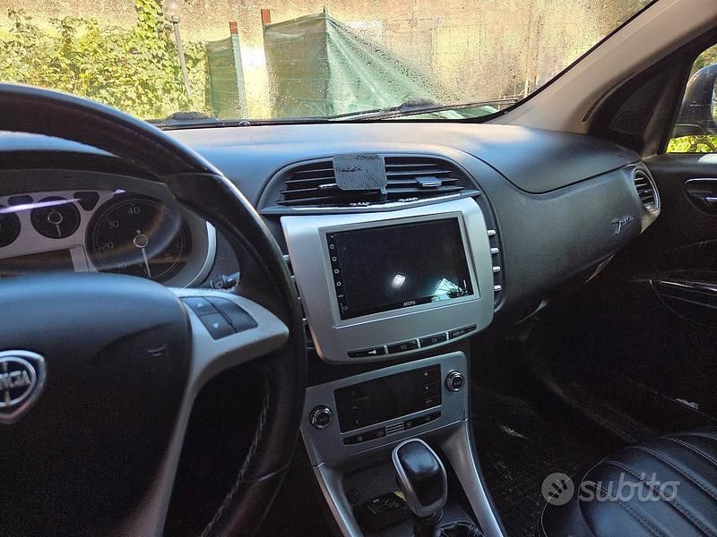 Usata Lancia Delta 165 CV (121 kW) 2009 Blu Utilitaria