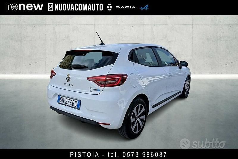 Käytetty Renault Clio V Equilibre 145 HP (106 kW) 2023 Valkoinen Sedan