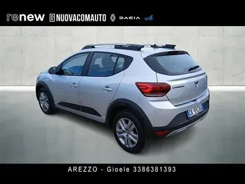 Usata Dacia Sandero Comfort 90 CV (66 kW) 2022 Grigio chiaro Utilitaria