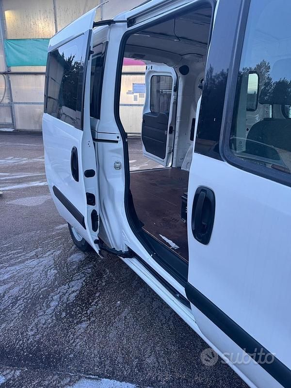 Usata Fiat Doblò 90 CV (66 kW) 2016 Monovolume