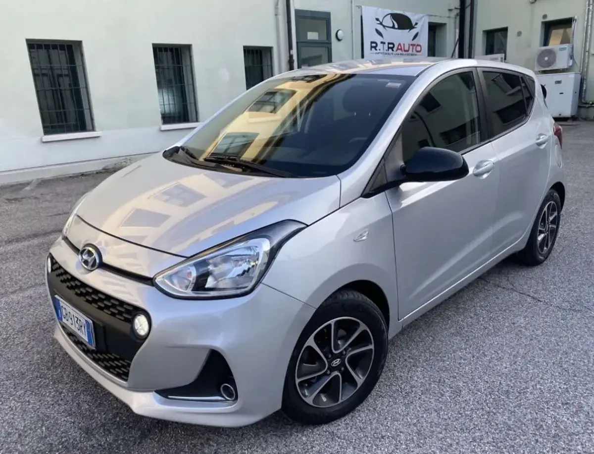 Usata Hyundai i10 67 CV (49 kW) 2020 Grigio Utilitaria