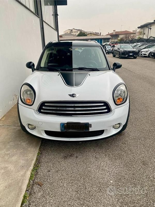 Usata Mini Cooper D 2011 Bianco Utilitaria