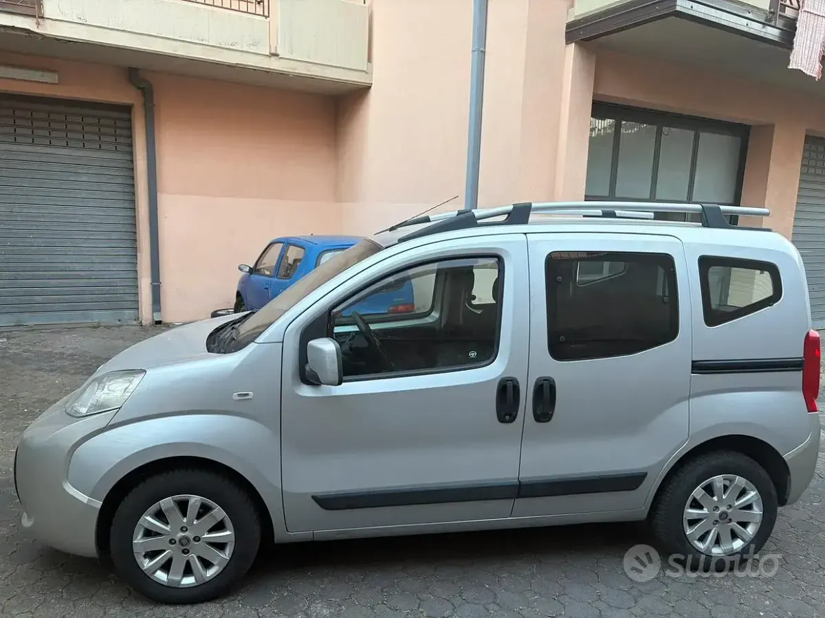 Usata Fiat Qubo Trekking 75 CV (55 kW) 2013 Grigio Monovolume