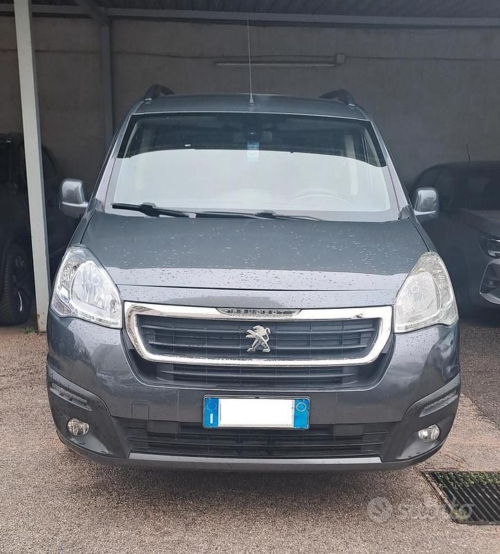 Usata Peugeot Partner Tepee 120 CV (88 kW) 2017 Grigio Monovolume