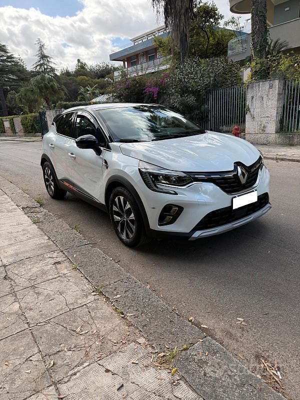 Usata Renault Captur Techno 145 CV (106 kW) 2024 Bianco SUV