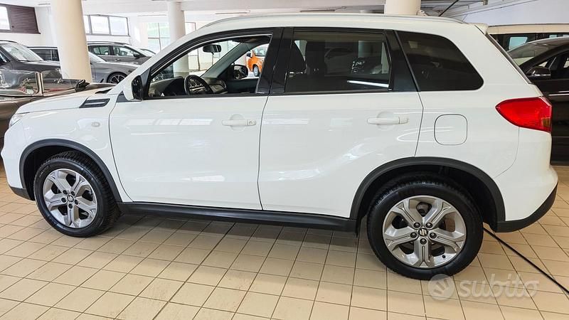 Usata Suzuki Vitara Cool 120 CV (88 kW) 2017 Bianco SUV