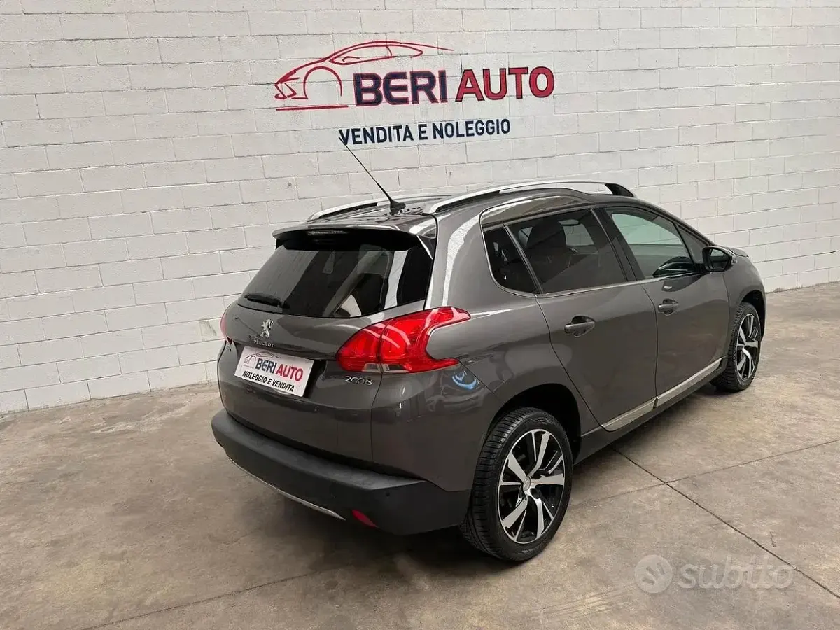 Usata Peugeot 2008 120 CV (88 kW) 2016 Grigio SUV