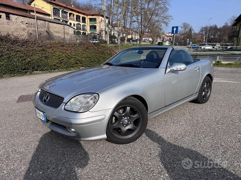 Usata Mercedes SLK200 163 CV (119 kW) 2001 Grigio Cabrio