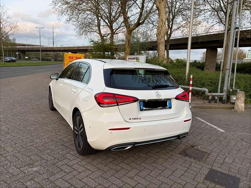 Usata Mercedes A180 116 CV (85 kW) 2021 Bianco Berlina