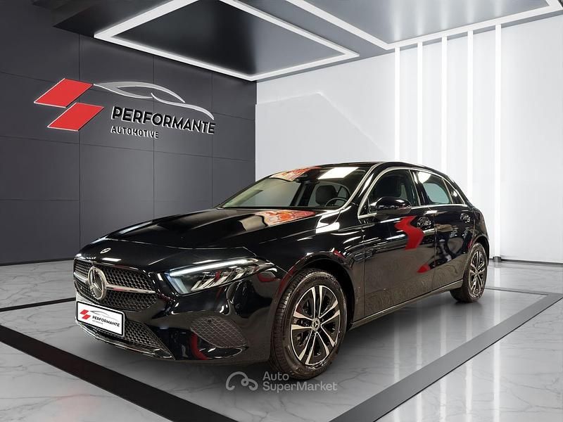 Usata Mercedes A180 Advanced 163 CV (119 kW) 2024 Nero Berlina