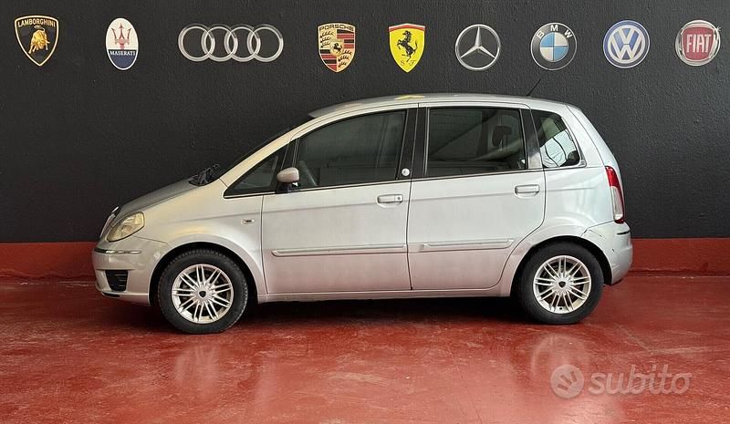 Usata Lancia Musa 77 CV (56 kW) 2009 Grigio Monovolume