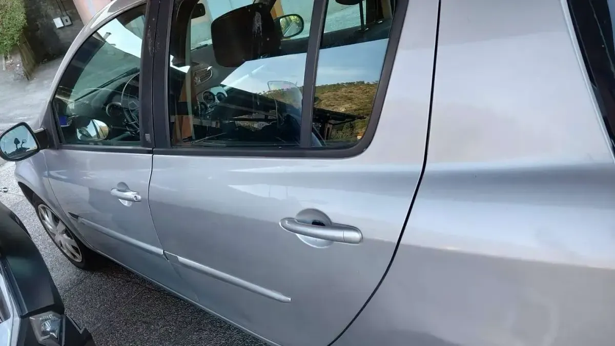 Usata Renault Clio III 75 CV (55 kW) 2010 Grigio Berlina